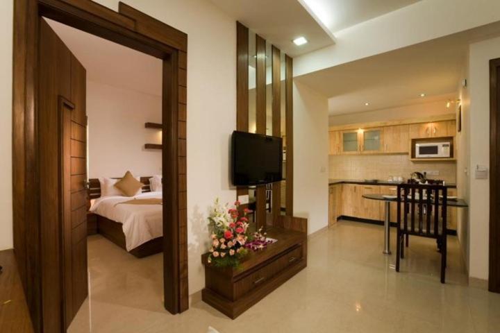 The Nines Business Hotel Bangalore Exterior photo